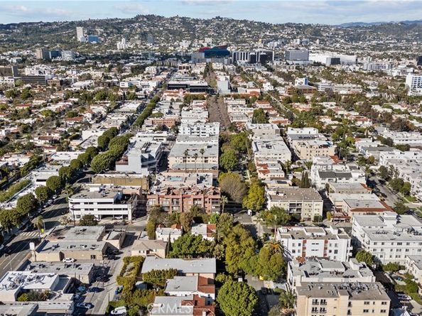 915 S Wooster, Los Angeles CA 90035