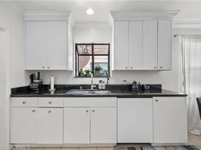 915 S Wooster, Los Angeles CA 90035