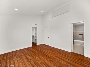 3751 Prestwick, Los Angeles CA 90027