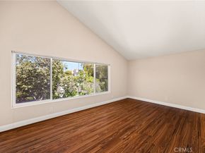 3751 Prestwick, Los Angeles CA 90027