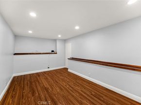 3751 Prestwick, Los Angeles CA 90027