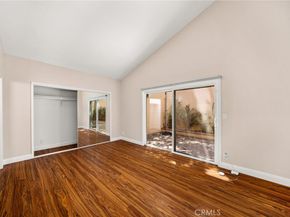 3751 Prestwick, Los Angeles CA 90027