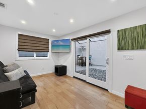 1655 N Beverly Glen, Los Angeles CA 90077