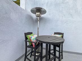 1655 N Beverly Glen, Los Angeles CA 90077