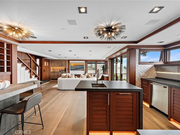 31678 Seacliff Drive, Laguna Beach CA 92651
