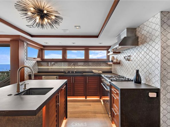 31678 Seacliff Drive, Laguna Beach CA 92651