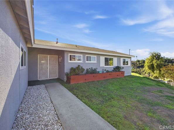 4975 Loris, San Diego CA 92105