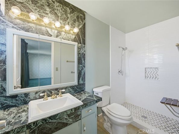 4975 Loris, San Diego CA 92105