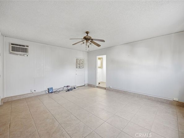 4975 Loris, San Diego CA 92105