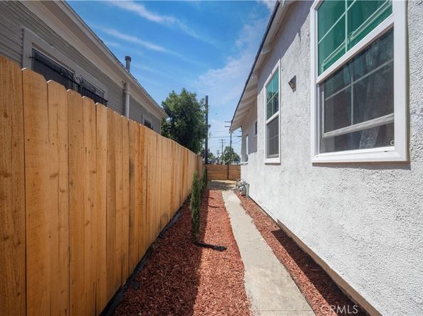 1471 E 41 Pl, Los Angeles CA 90011