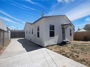 1471 E 41 Pl, Los Angeles CA 90011