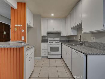 1101 W Macarthur Boulevard
