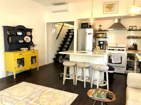 1860 N Summit Avenue, Pasadena CA 91103