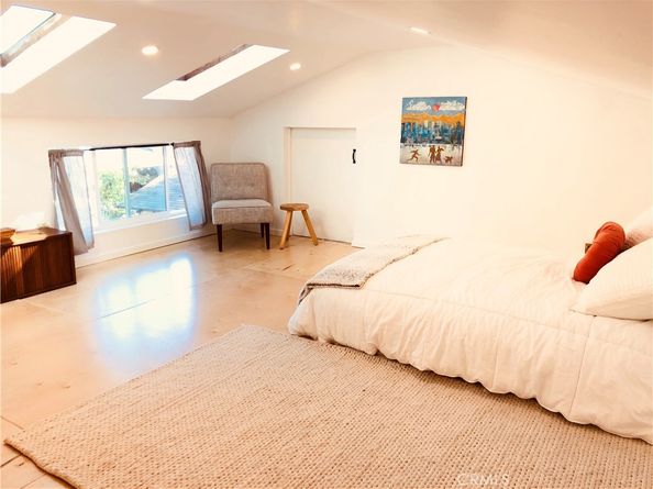 1860 N Summit Avenue, Pasadena CA 91103