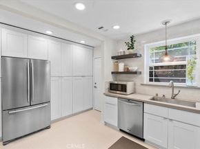 2116 S Cloverdale, Los Angeles CA 90016