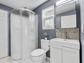 2116 S Cloverdale, Los Angeles CA 90016