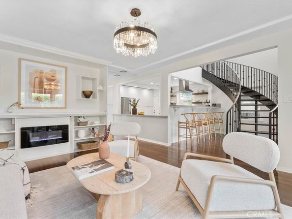 2116 S Cloverdale, Los Angeles CA 90016