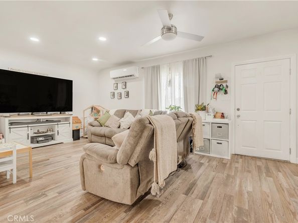 764 W 107th Street, Los Angeles CA 90044