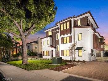 903 Sunset Boulevard
