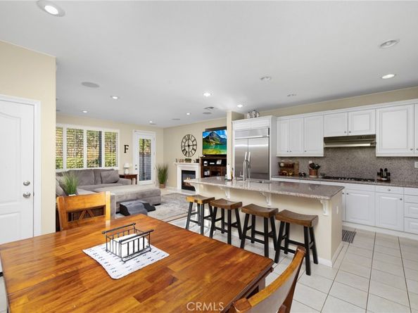 653 E Gardenia Drive, Azusa CA 91702