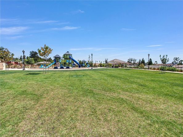 653 E Gardenia Drive, Azusa CA 91702