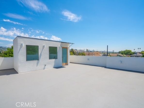 2672 Newell, Los Angeles CA 90039