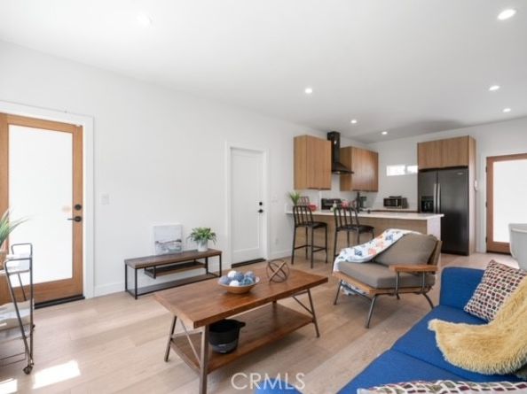 2672 Newell, Los Angeles CA 90039