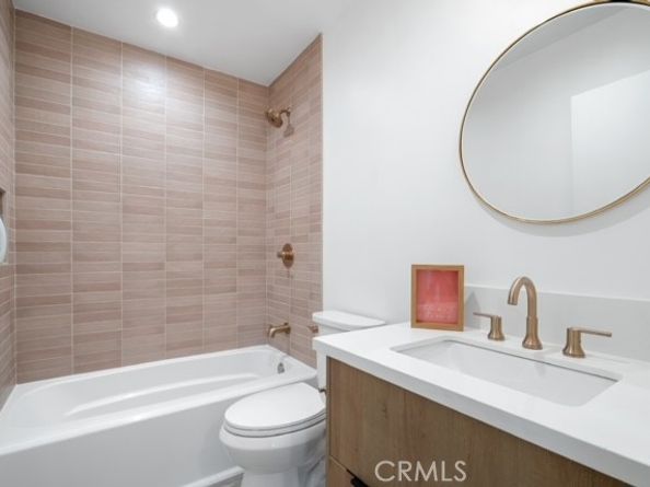 2672 Newell, Los Angeles CA 90039