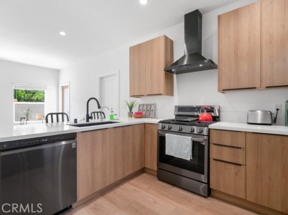 2672 Newell, Los Angeles CA 90039