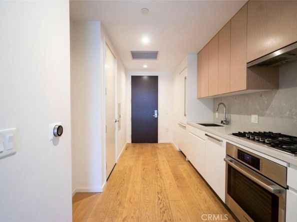 877 Francisco 517, Los Angeles CA 90017