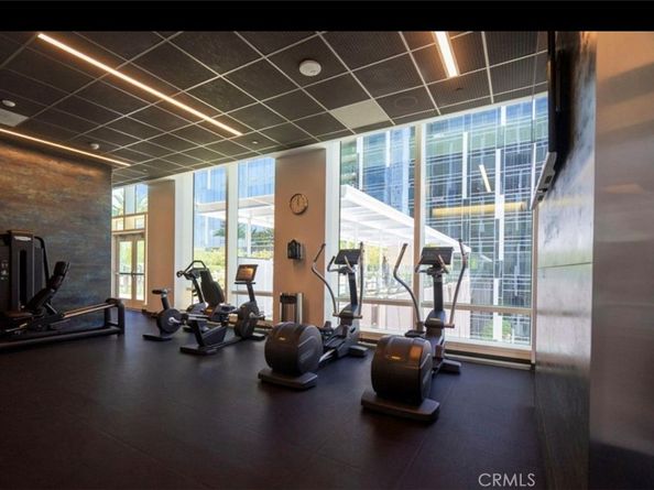 877 Francisco 517, Los Angeles CA 90017