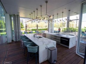 877 Francisco 517, Los Angeles CA 90017