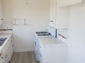 1353 1353 W 90th, Los Angeles CA 90044