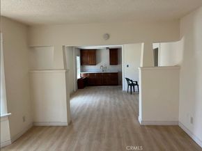 1353 1353 W 90th, Los Angeles CA 90044