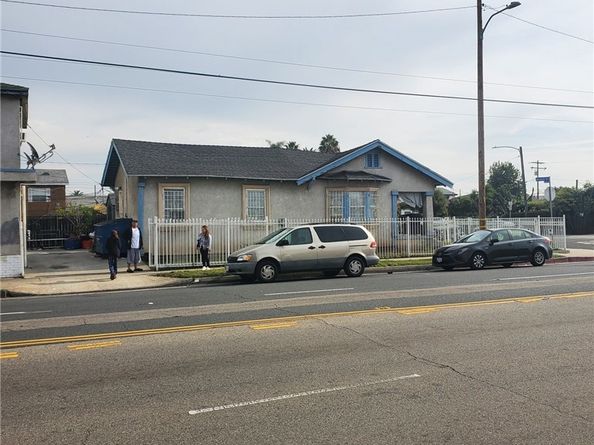 1353 1353 W 90th, Los Angeles CA 90044