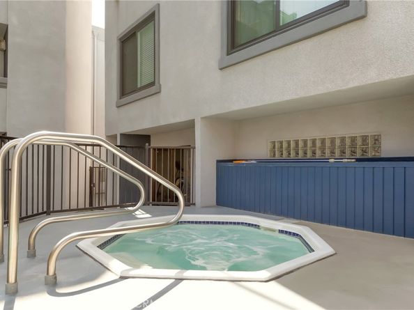 1940 N Highland Avenue 3, Los Angeles CA 90068