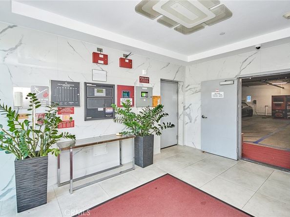 2939 Leeward Avenue #512, Los Angeles CA 90005