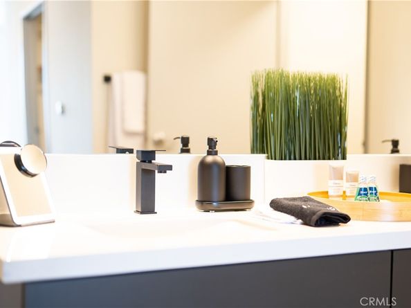 435 W Center Street Promenade 401, Anaheim CA 92805