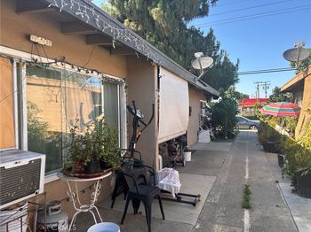 2718 W Mcfadden Avenue