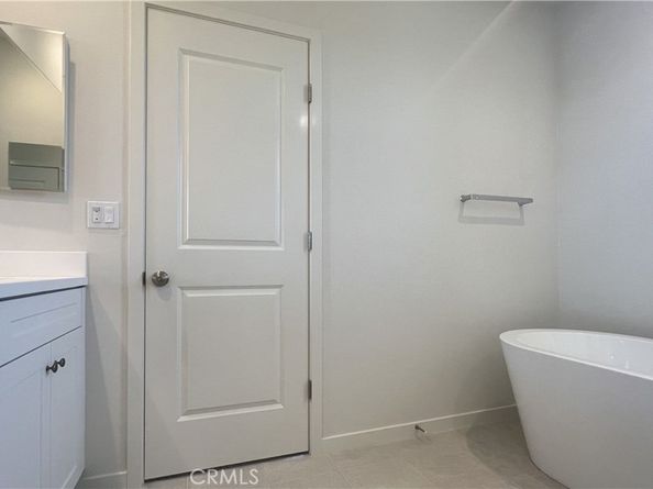 110 Sunnyside, Irvine CA 92618