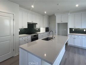 110 Sunnyside, Irvine CA 92618