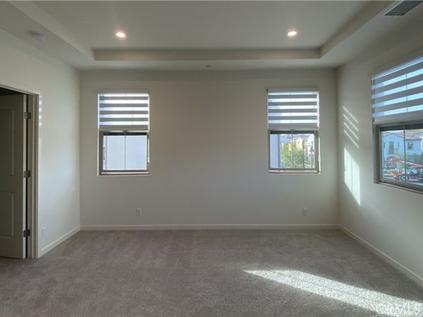 110 Sunnyside, Irvine CA 92618