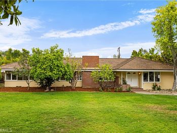 1212 Oakwood Dr