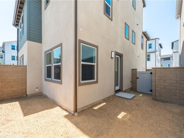 363 Proctor, Irvine CA 92618