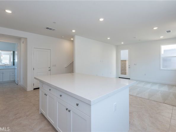 363 Proctor, Irvine CA 92618