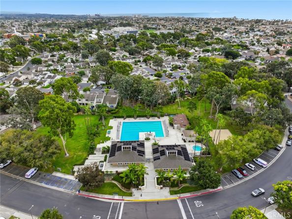 19701 Seacliff Lane, Huntington Beach CA 92648