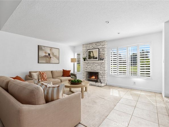 26 Helena 69, Irvine CA 92604