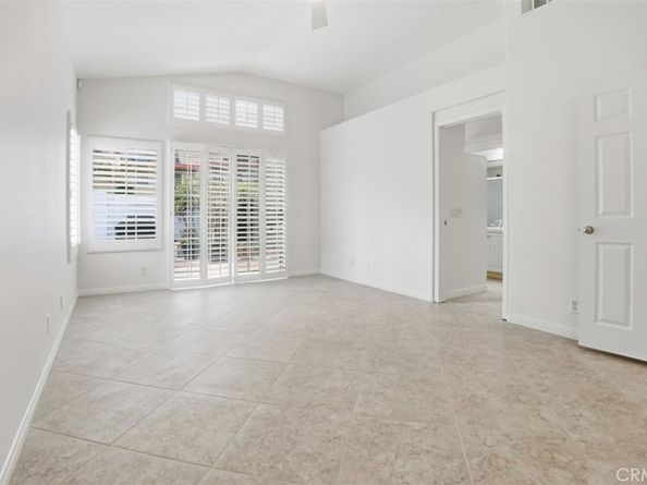 2071 Crescent, Signal Hill CA 90755