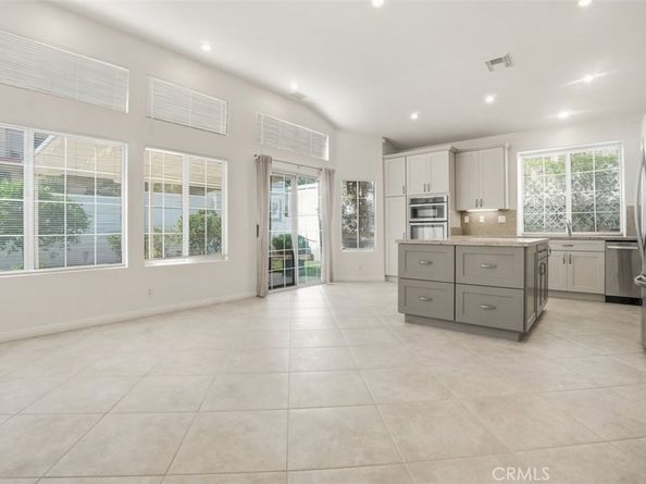 2071 Crescent, Signal Hill CA 90755