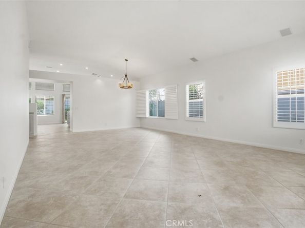 2071 Crescent, Signal Hill CA 90755